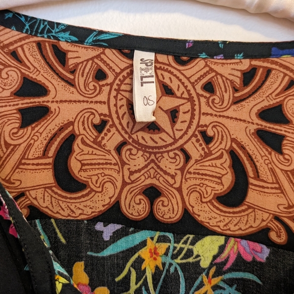 Spell Gypsy Queen Tassel Kimono - Picture 8 of 8